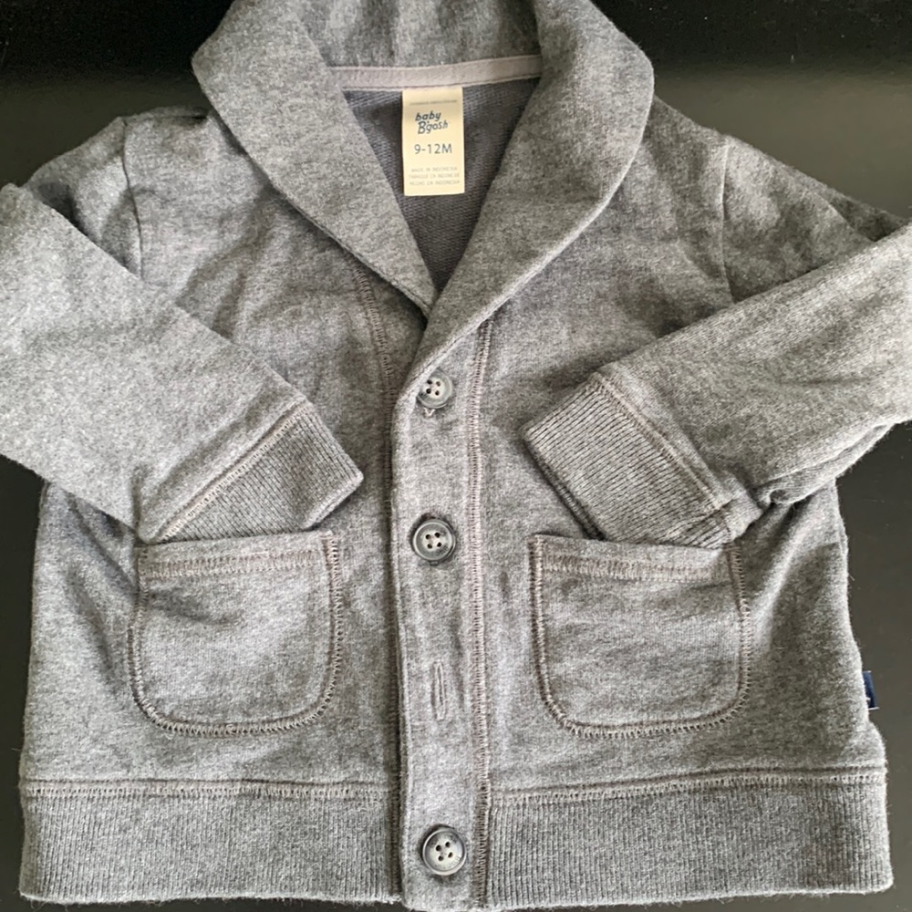 Collared cardigan with pockets